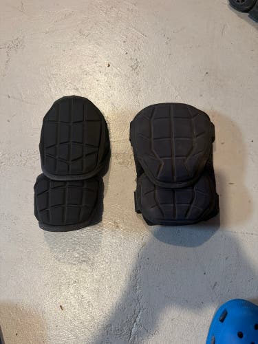 Black Senior Elbow Protection (Used)