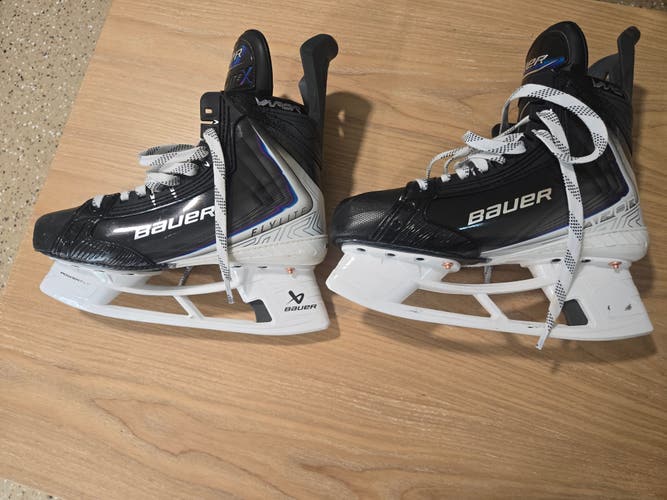 Bauer Vapor Flylite Hockey Skates 7.5 (Used - Like New!) Only skated on twice - Like New!