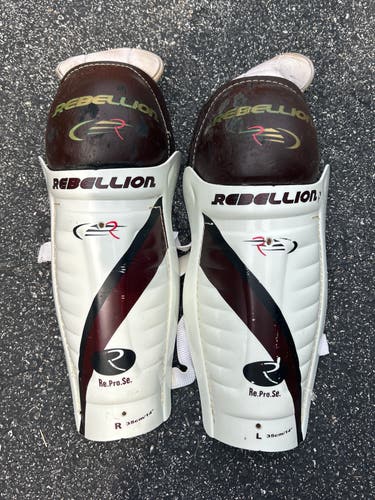 Senior 14" Shin Pads (Used)