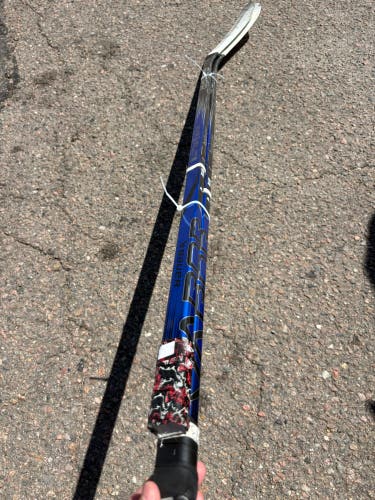*2 Pack* Intermediate Bauer Vapor Hyperlite 2 Hockey Stick Right Handed P28M 55 Flex (Used)