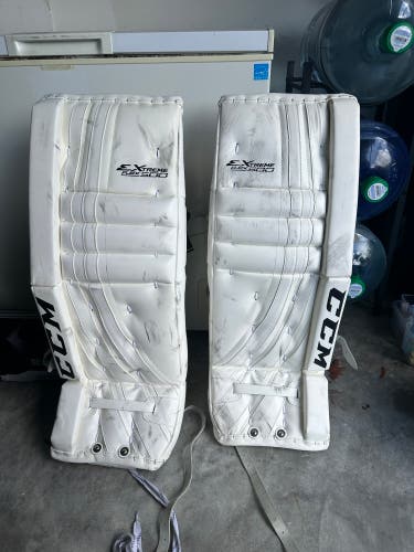 30" CCM Extreme Flex 500 Goalie Leg Pads (Used)