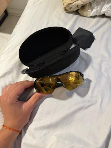 Oakley Radarlock Path shield sunglasses