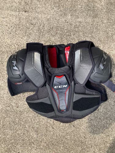 CCM JetSpeed FT1 Shoulder Pads, Men's Senior Medium
