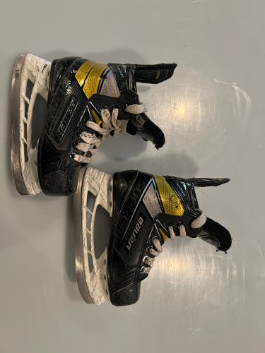 Bauer Supreme Matrix Hockey Skates Regular Width 10 (Used)
