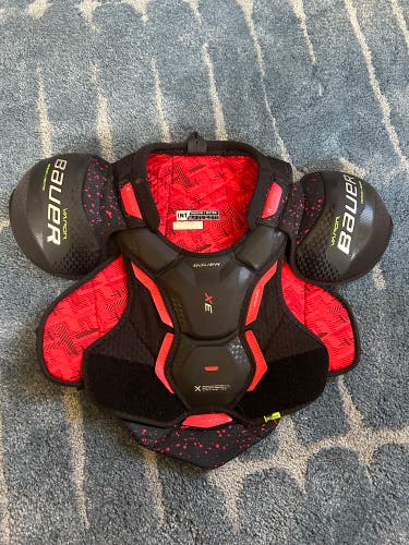 Men's Medium Intermediate Bauer Vapor 3X Shoulder Pads (Used)