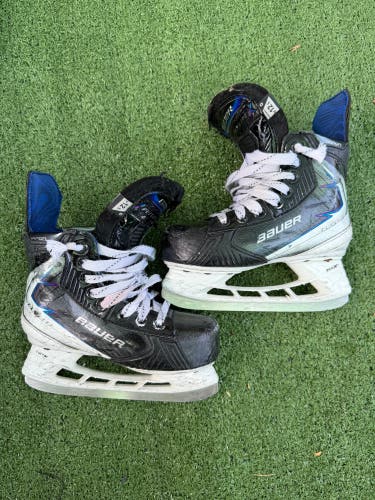Bauer Vapor FlyLite Hockey Skates | Size 12.5Y