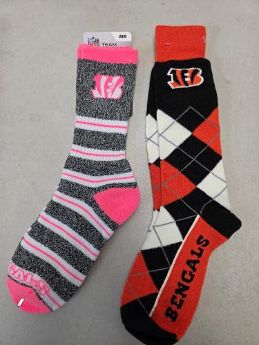 ST16 Mens NFL CINCINNATI BENGALS Lot of 2 Crew Socks MEDIUM 5-10 NEW