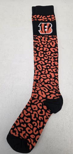 ST19 Mens NFL CINCINNATI BENGALS Lot of 1 Crew Socks MEDIUM 5-10 NEW