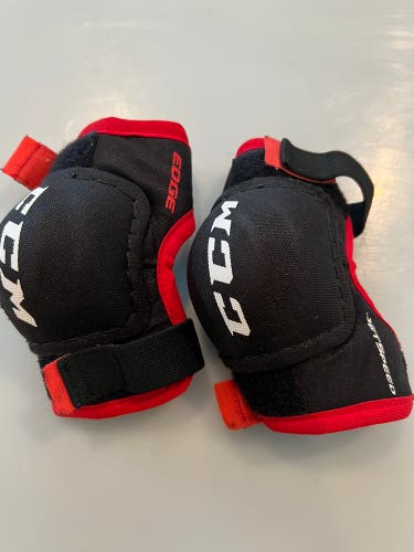 Youth Medium CCM JetSpeed Edge Elbow Pads (Used)