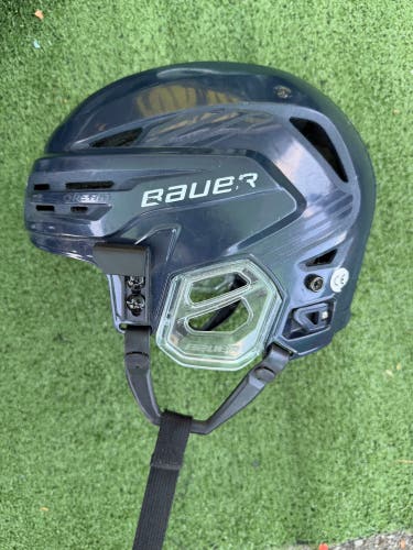 Small Bauer Re-Akt 85 Helmet