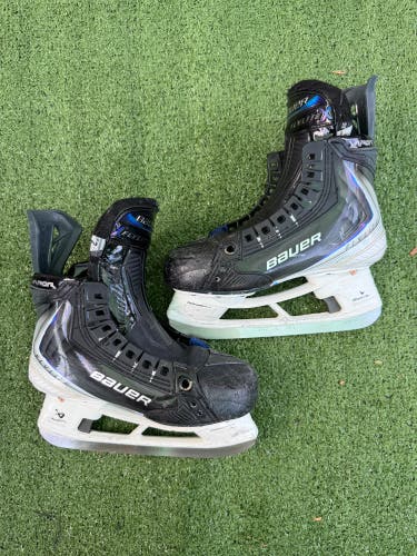 Junior Bauer Vapor Flylite Hockey Skates | Size 2EE