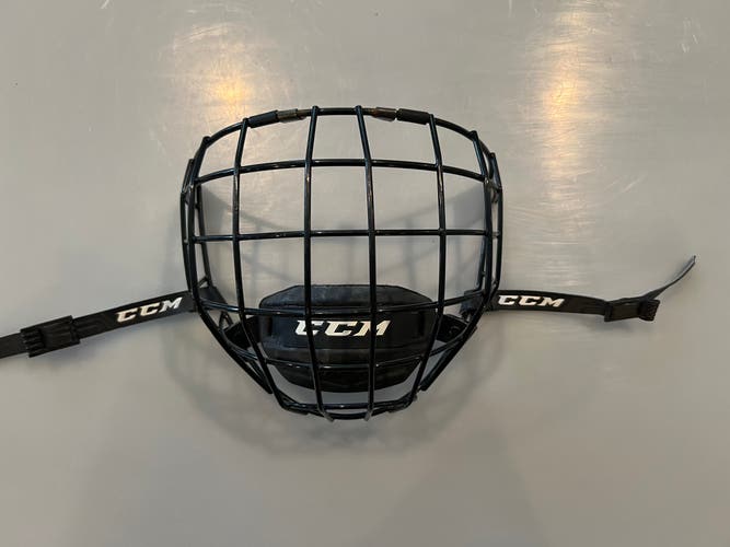 Small CCM FM580 Full Cage (Used)