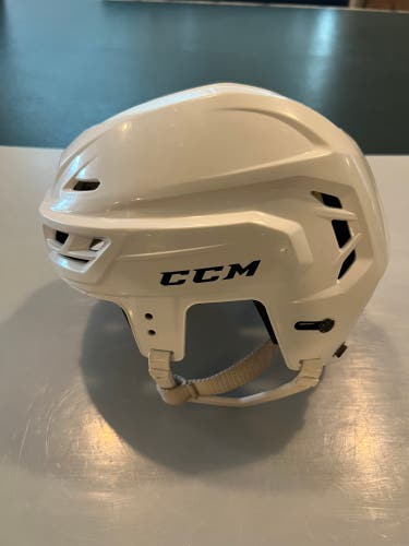 Medium CCM Tacks 110 Helmet (Used)