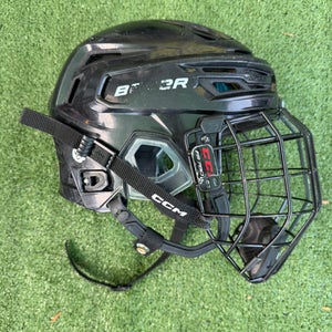 Small Bauer Re-Akt 150 Helmet