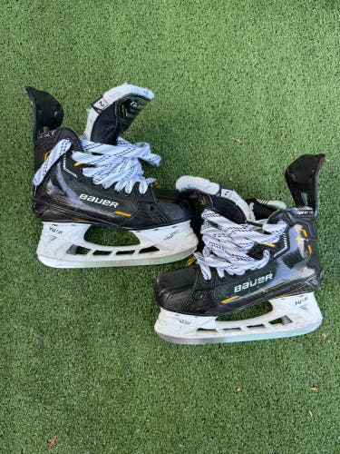 Junior Bauer Supreme M5 Pro Hockey Skates | Size 2
