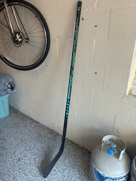 Junior Bauer Pulse Right Handed Hockey Stick P92 50 Flex (Used)