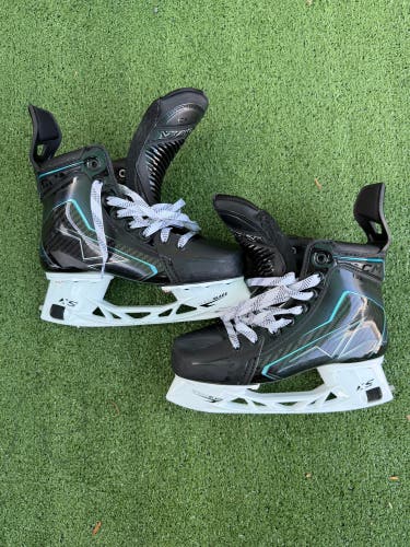 Intermediate CCM Vizion Hockey Skates | Size 5 (Tapered)