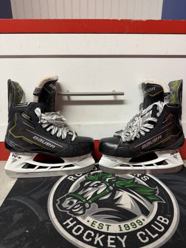 Black/Yellow 2024 Bauer Supreme M40 Hockey Skates 7 (Used)