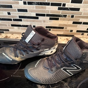 Black Men's Size M 8.5 (W 9.5) Adult New Balance Burn X Mid Mid Top Molded Cleats (Used)
