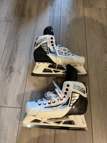 Like new True custom goalie skates