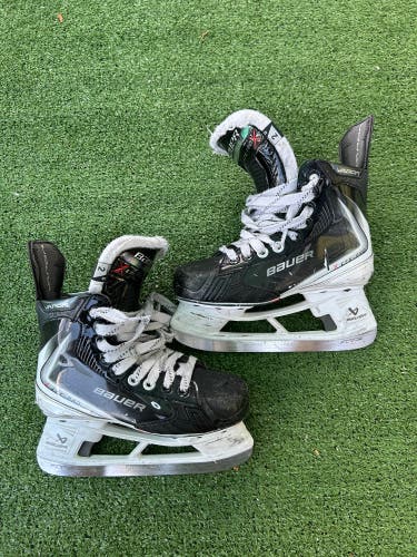 Junior Bauer Vapor XLTX Pro Hockey Skates Size 2