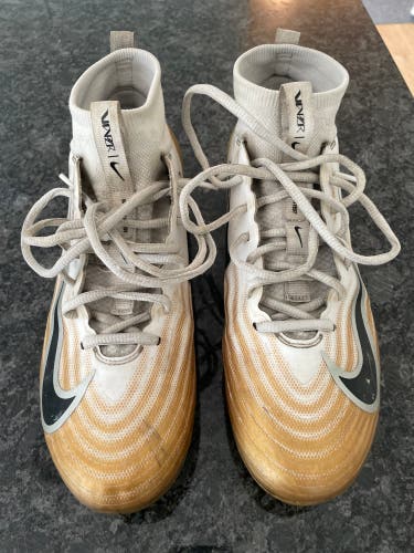 Men's Size M 9.0 (W 10.0) Nike Low Top Molded Cleats (Used)