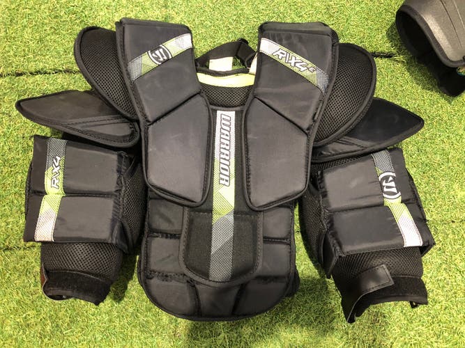 Junior Small / Medium Warrior Ritual X4 E Goalie Chest Protector (Used)