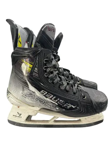 Bauer Vapor Hyperlite 2 Hockey Skates Size 5.5 (Used)