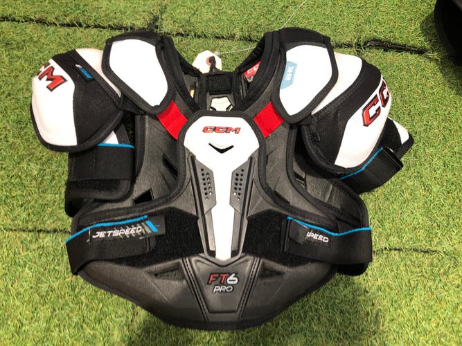 Junior Medium CCM JetSpeed FT6 Pro Shoulder Pads (Used)