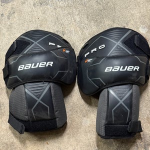 USED Bauer Supreme Pro Knee Pads