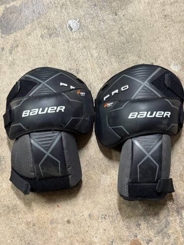 USED Bauer Supreme Pro Knee Pads