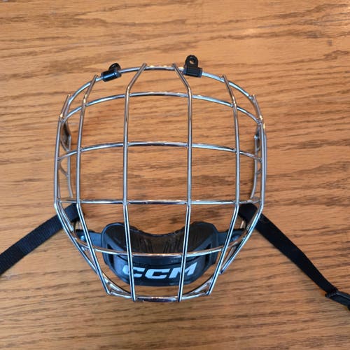 Medium CCM CHROME FM580 Full Cage (Used)