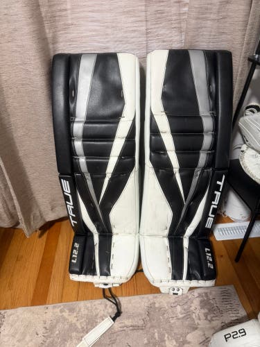 35" True L12.2 Goalie Leg Pads (Used)
