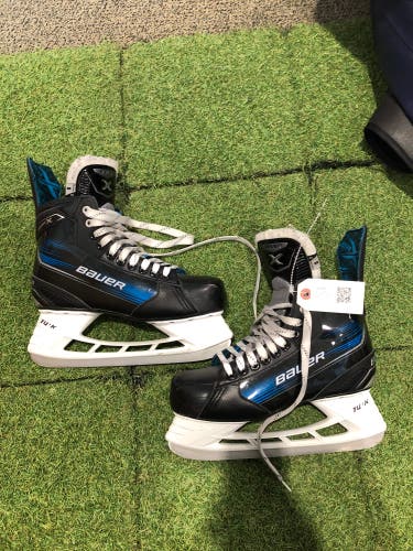 Senior Bauer X Hockey Skates Regular Width 8 (Used)
