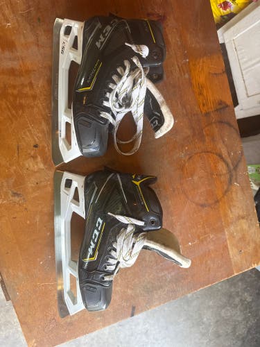 2016 CCM Super Tacks Hockey Skates Regular Width 7 (Used)