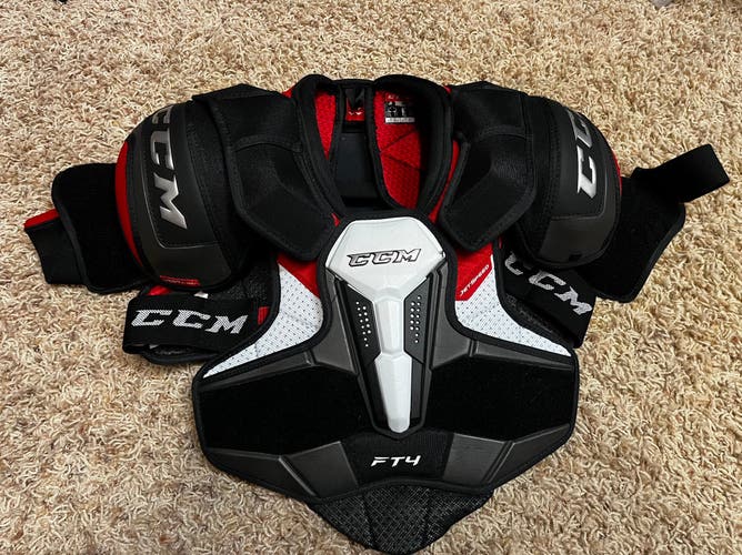 Large Intermediate CCM JetSpeed FT4 Shoulder Pads (Used)