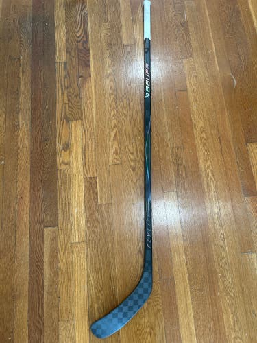 Bauer Vapor Flylite Left Hand Hockey Stick P90TM 65 senior Flex (Used)