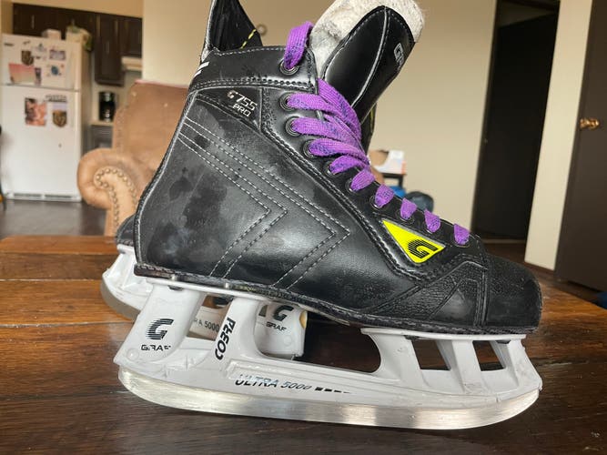 Black 2019 Graf G755 Pro Hockey Skates Regular Width Size 5 (Used)