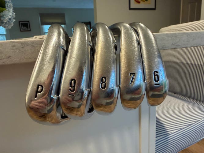 Men's 2018 Callaway Rogue Pro Right Handed Iron Set Regular Flex Graphite Shaft (Used)