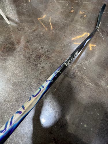 Bauer Vapor Youth Flylite Hockey Stick | Left Hand | P28 30 Flex