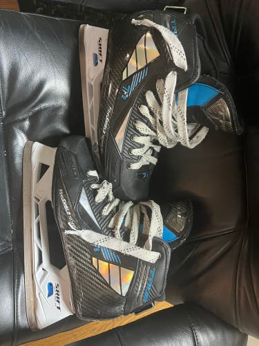 True TF9 Hockey Goalie Skates 8 R