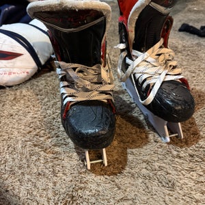2023 Bauer Vapor X4 Hockey Skates 7.5 (Used)