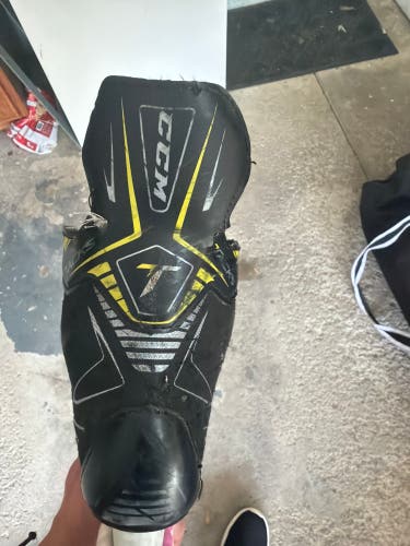 CCM Tacks 1092 Hockey Skates Size 5 (Used)