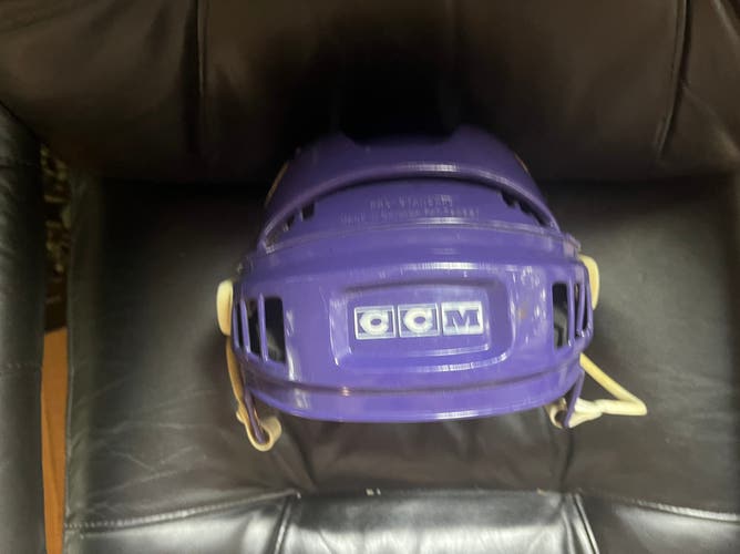 Medium CCM HT2 Helmet l