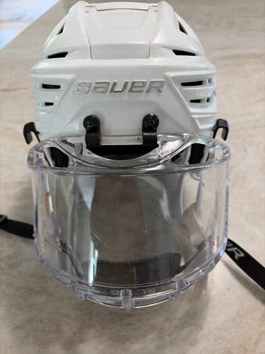 Small Bauer Re-Akt 150 Helmet (Used)