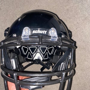 Black Youth Medium Schutt Vengeance A11 Helmet (New)