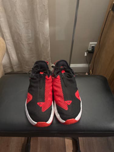 Red Unisex Size M 10.0 (W 11.0) Nike Shoes
