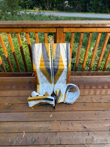 34" 2025 True Catalyst Px5 Regular Goalie Full Set Pro Stock (Used)