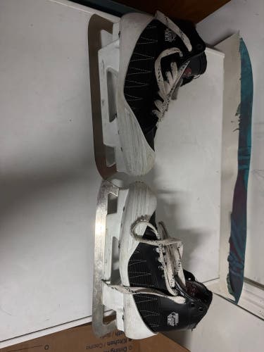 CCM Tacks 452 Hockey Goalie Skates Size 4.5 (Used)