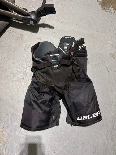 Men's Senior Medium Bauer Flylite Hockey Pants (Used)